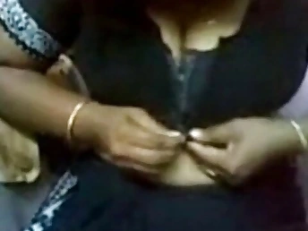 Tamil Aunty gets a firm boink-festival from a youthfull man with his Bbc