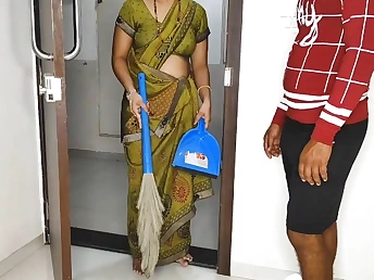 Couplegoldxxx's Desi Scorching Bhabhi Goes Crazy in a Gonzo Roleplay