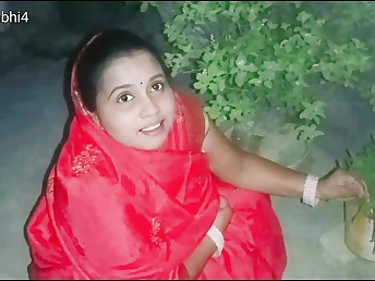 Witness this super-fucking-hot Indian Desi Aunty get her mature booty humped firm in Hindi vioce