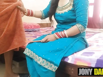 Punjabi bhabi ke moonh mein moot diya