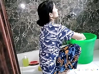 Shabnam, the Indian wifey, gets raw & nasty in shower with her husband