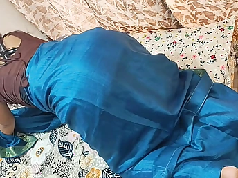 Busty Indian Kamwali seduces her possible smooth talker respecting humidity earthy hump