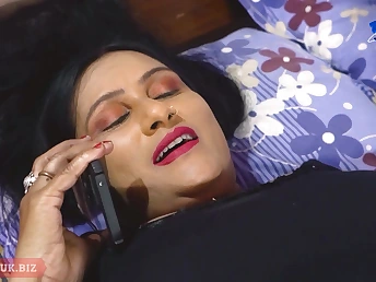 Steamy Indian Bhabhi Clandestinely Pounds Her BEAU nearly Her Herculean Udders with the addition of Super-steamy Gullet