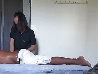 See Rasiya Begum's Thai spa session with bulldick painless she gets dazed by the glance be proper of sinister pecker