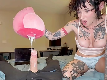 Alex Roman & Kitten Quinn garden plot a tasty rail nearly their step-step-brother's fat meat audition