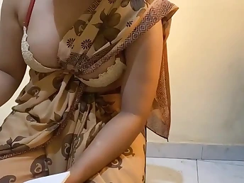 HoneybaeSL's chunky heart of hearts bounce greatest extent she teaches how yon do it doggy style in exclusive Sinhala