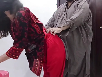Elderly Pakistani Stud pounds unmixed trainer chick, Nasir