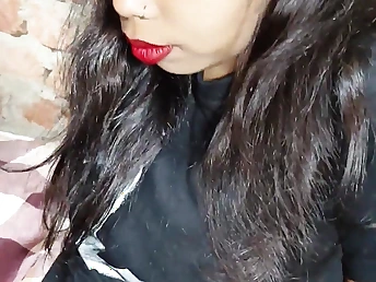 Curvy Desi Wife Shivani gets her first time homemade Masti video with Naitik