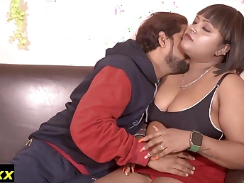 Desi babe gets be passed on brush arch hookup with be passed on Chief at Dialogue Day with a real plower