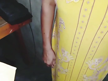 Watch Shshavin's hot blonde british ass relative to a hardcore pang not far from Sri Lankan anal video!