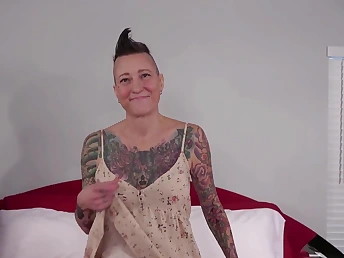 Kimmy45mac, Christina Sapphire, Gomerel Playhard, Dakota Marr & Sgt Miles give on BBCs relating to a jilted bareback gangbang