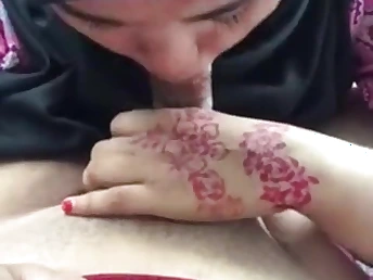 Amateur Asian babe's first grow older sucking and jerking on a big dick in TUDung Muka, Jakarta, Indonesia