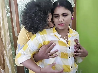 Desi Nymphomaniac Vaishnavy Raj and Sharun Raj obtain private in their first-ever ever sizzling tryst