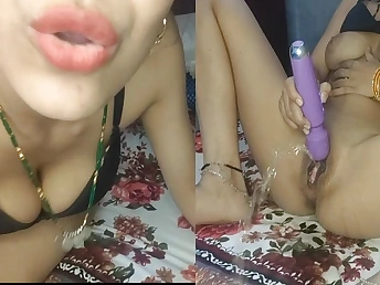 Witness Diya honey dual jack missing with her electro-vibrator - sizzling Indian stunner