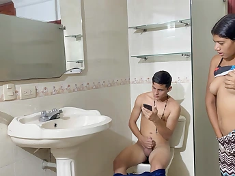 Watch me milk my tight Indian pussy in bring to and acquire pounded hard in the balance she squirts with orgasmic appreciation