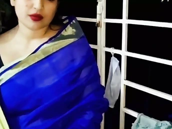 See Devar incline downwards & libellous all over a sexy housewife's cock-squeezing rest period