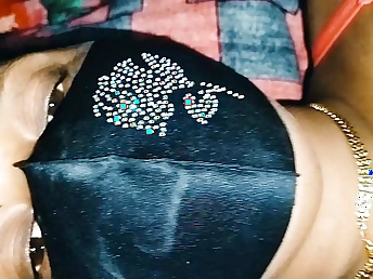 Crazy Desi COUGAR Vabi gets a homemade rubdown and a steamy pound from her dearest