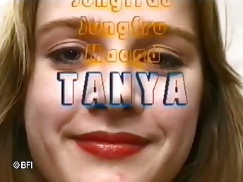 Tanya Moscow gets fingered and hirttailed in hot homemade video